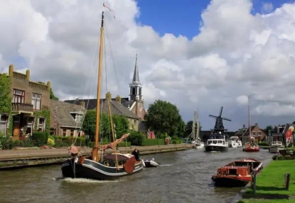 Tijden bruggen en sluizen Friesland 2024