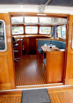 21957